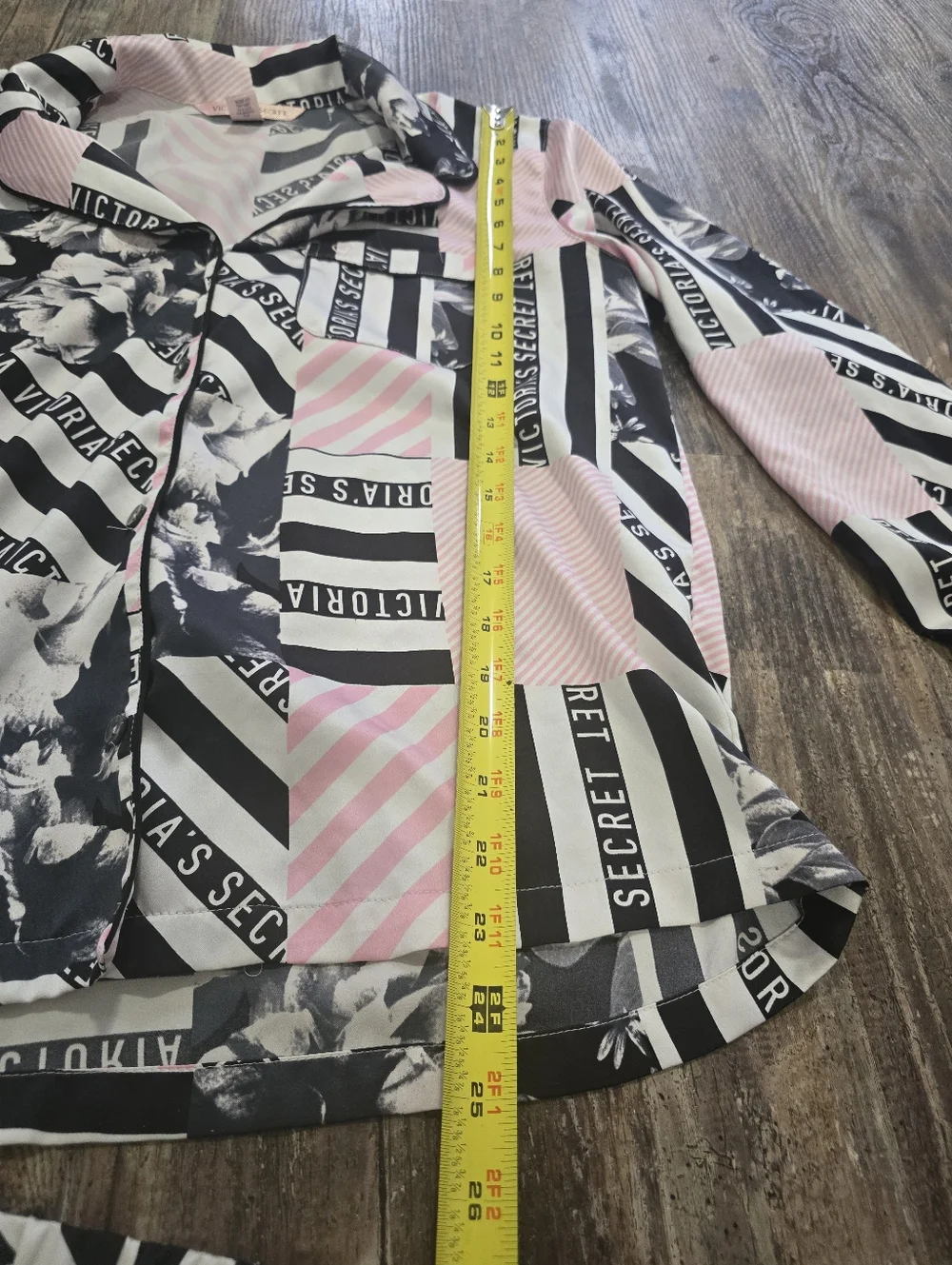 Victoria's Secret Pajama Set Women's Small Long Sleeve Button Up Top & Pants - Picture 6 of 7